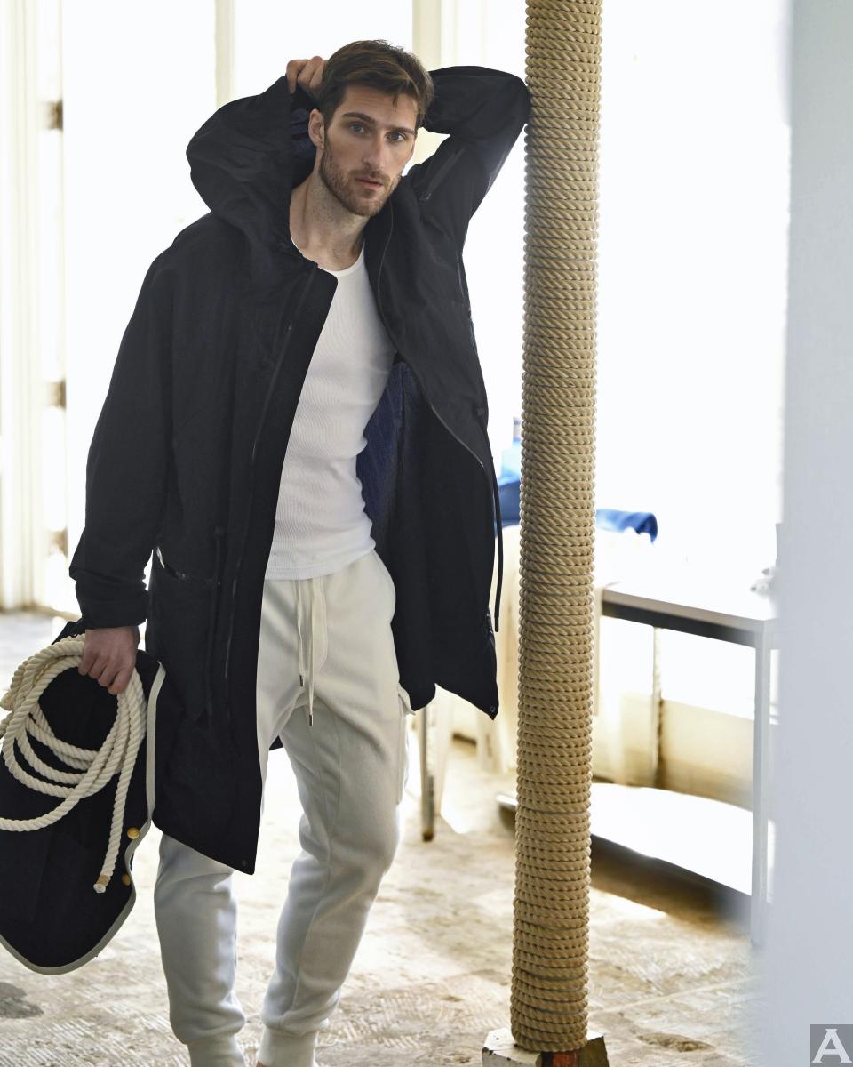 東京外国人モデル事務所アクアモデル所属の白人モデルのダルコ