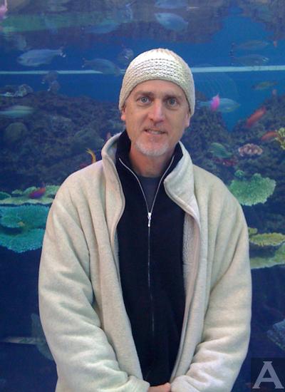 東京　外国人　モデル事務所　アクアモデル　白人　ファッション　シニアモデル　マイケル