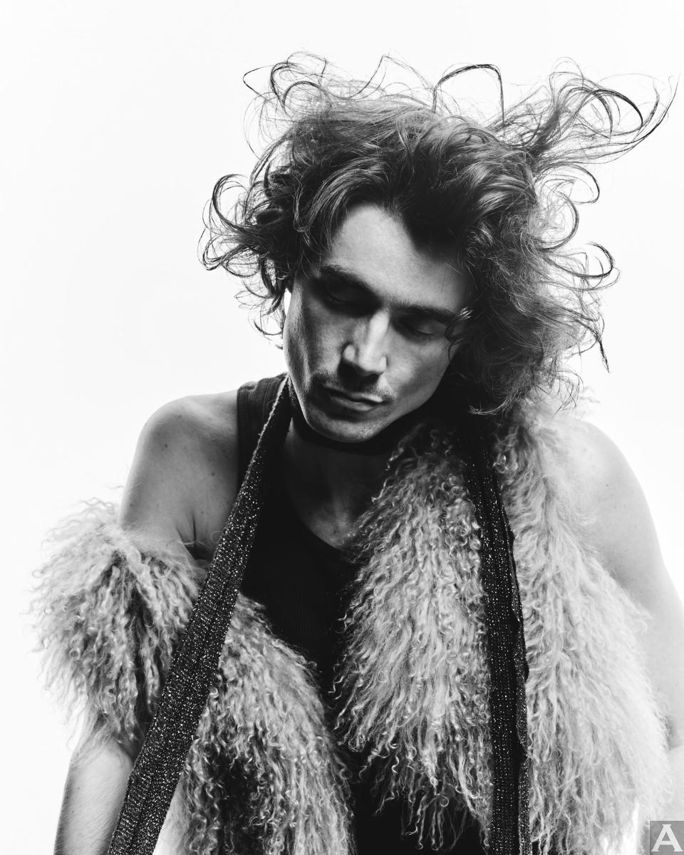 東京外国人モデル事務所アクアモデル所属の白人モデルのニコ