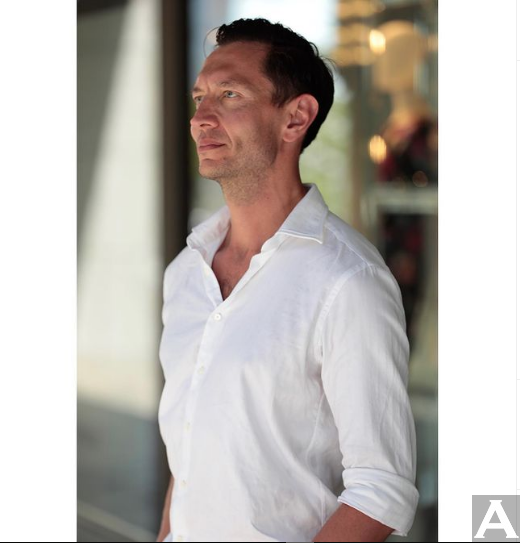 東京外国人モデル事務所アクアモデルの白人モデルマキシム