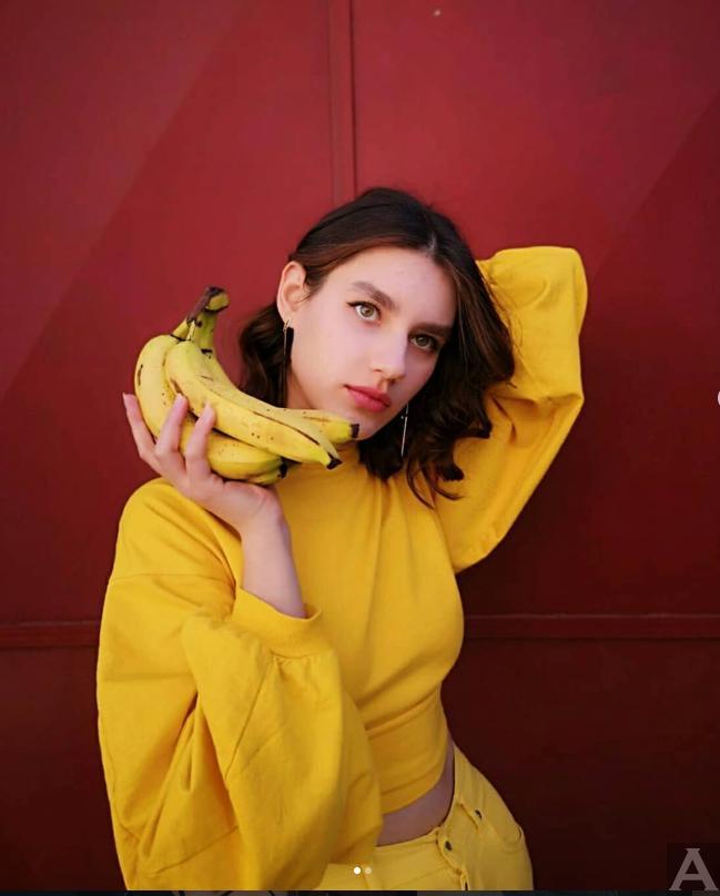 東京外国人モデル事務所アクアモデル所属の白人モデルのキャット