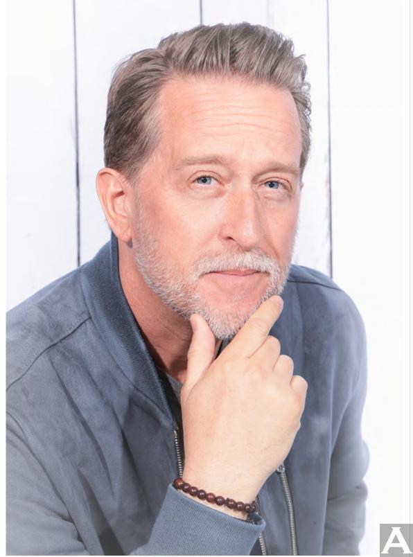 東京外国人モデル事務所アクアモデル所属の白人モデルのティモシー