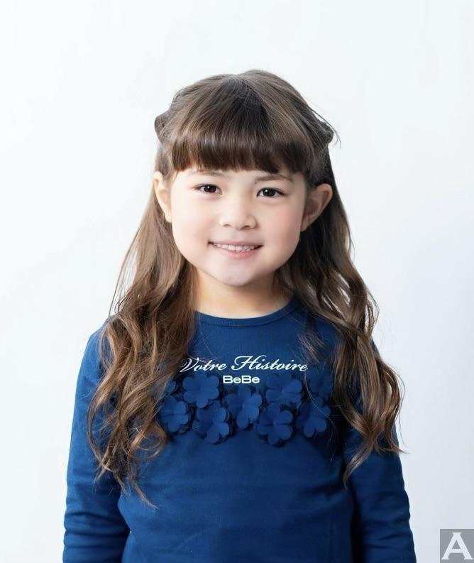 東京外国人モデル事務所アクアモデル所属のキッズモデルのエミリー