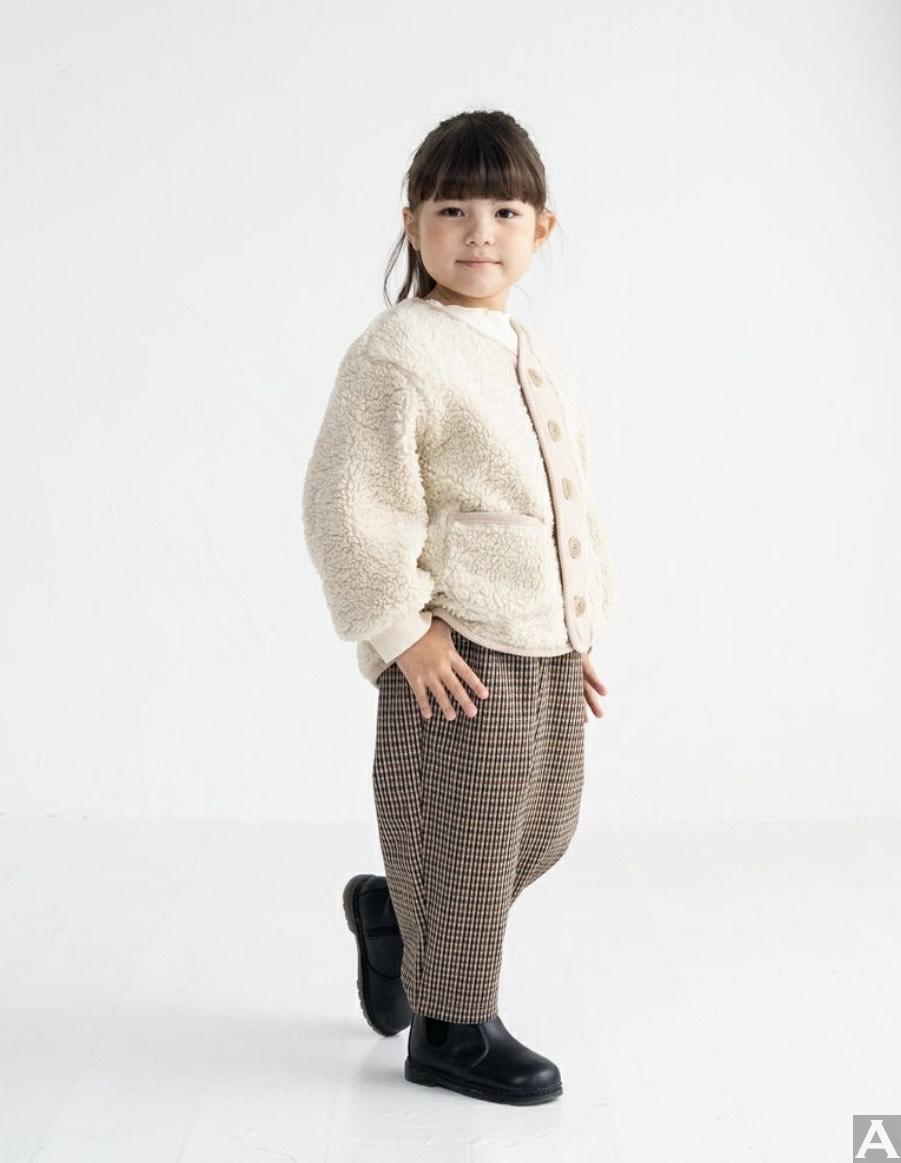 東京外国人モデル事務所アクアモデル所属のキッズモデルのエミリー