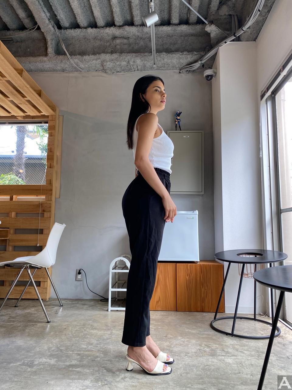 東京外国人モデル事務所アクアモデル所属のハーフモデルのファジー