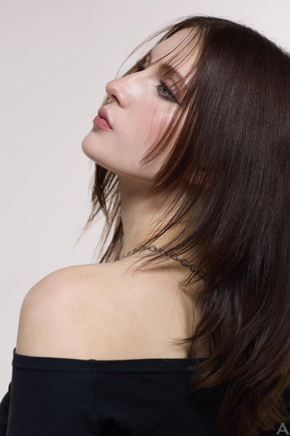 東京外国人モデル事務所アクアモデル所属の白人モデルのミレナ