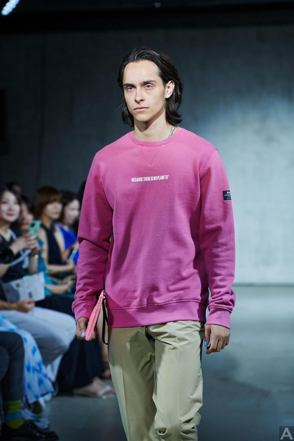 東京外国人モデル事務所アクアモデル所属白人モデルのアレックス