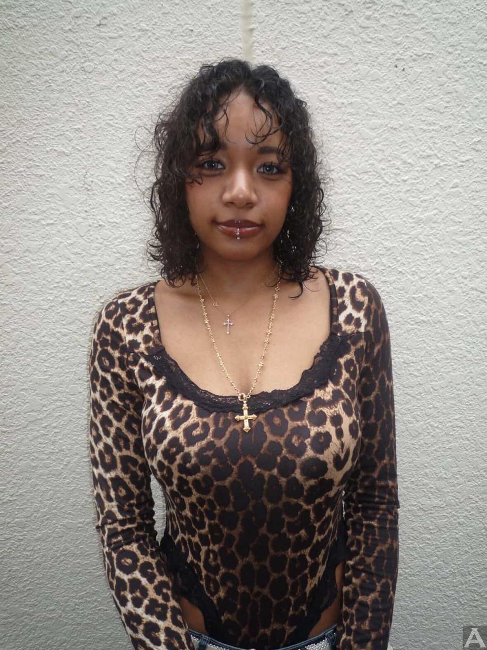 東京外国人モデル事務所アクアモデル所属のハーフモデルのミア