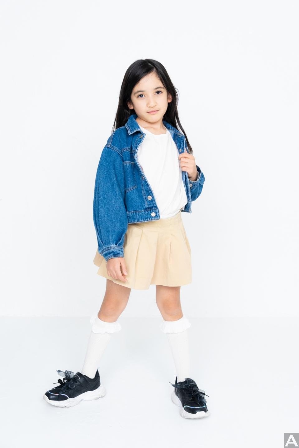東京外国人モデル事務所アクアモデル所属のキッズモデルのサナ