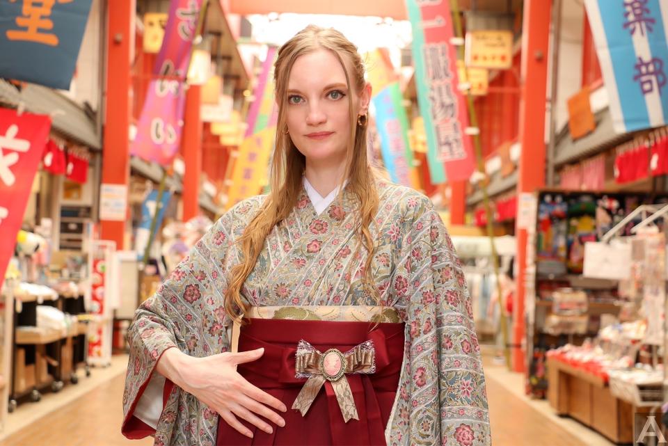 東京外国人モデル事務所アクアモデル所属の白人モデルのアリャ