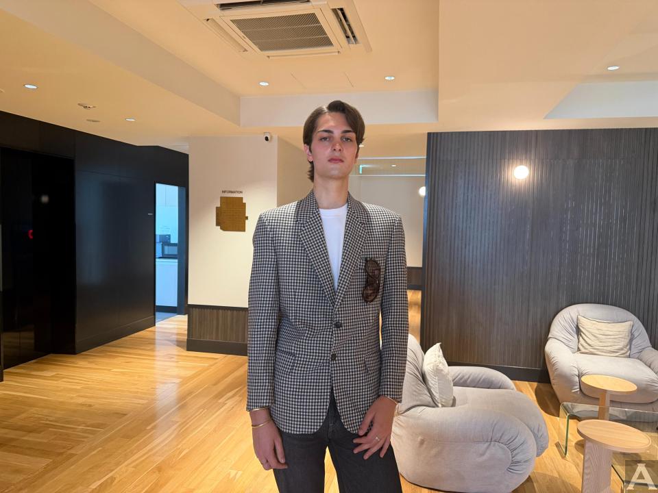 東京外国人モデル事務所アクアモデル所属の白人モデルのクレイ