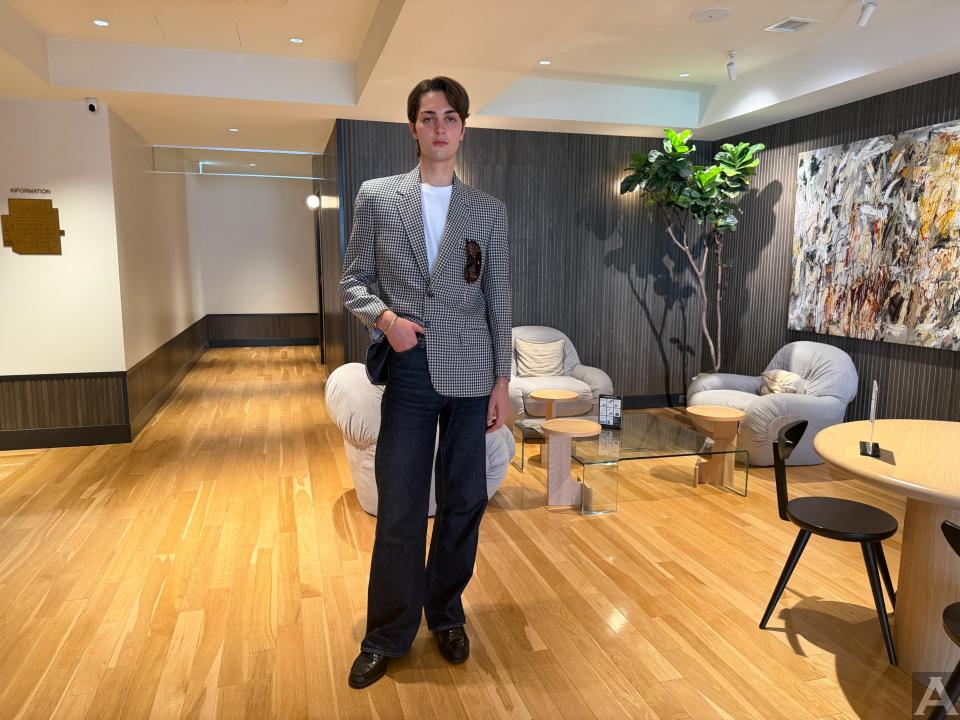 東京外国人モデル事務所アクアモデル所属の白人モデルのクレイ