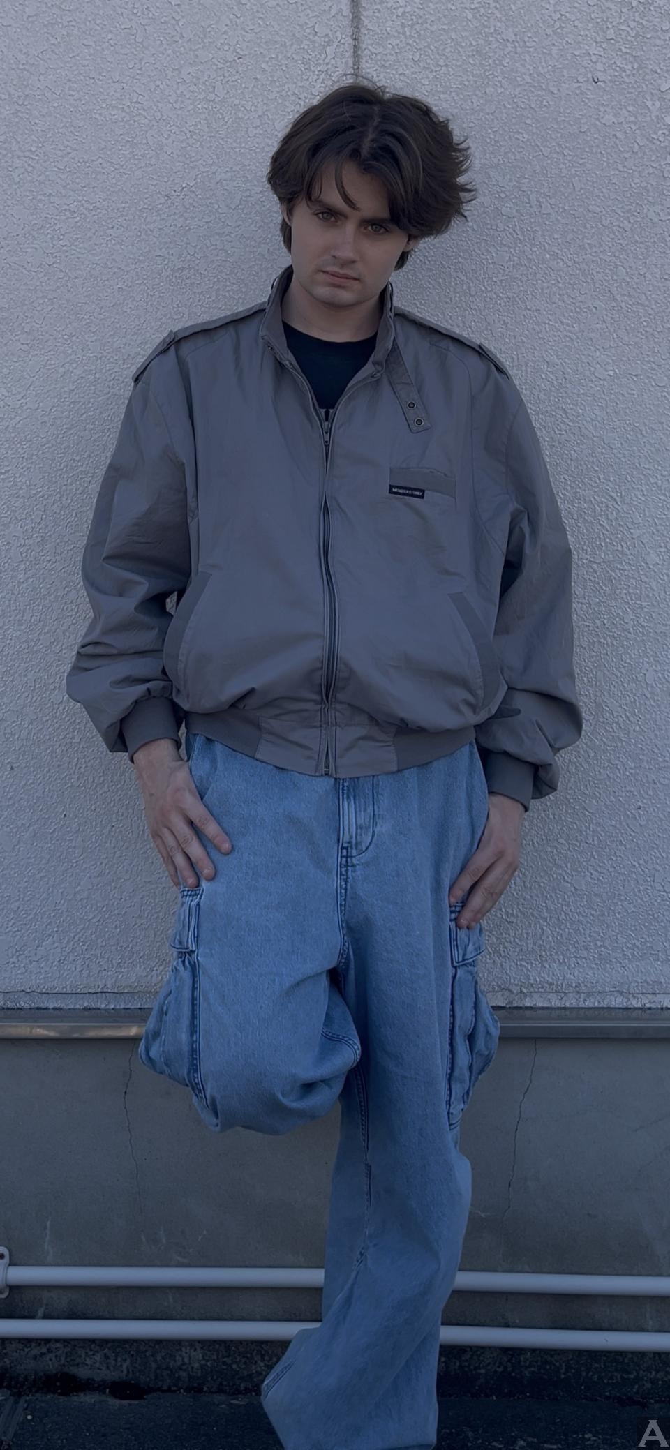 東京外国人モデル事務所アクアモデル所属の白人モデルのマル