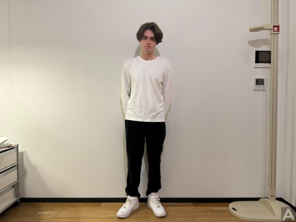 東京外国人モデル事務所アクアモデル所属の白人モデルのマル