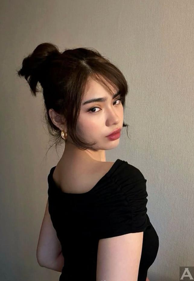 東京外国人モデル事務所アクアモデル所属のアジア人モデルのレイイナ