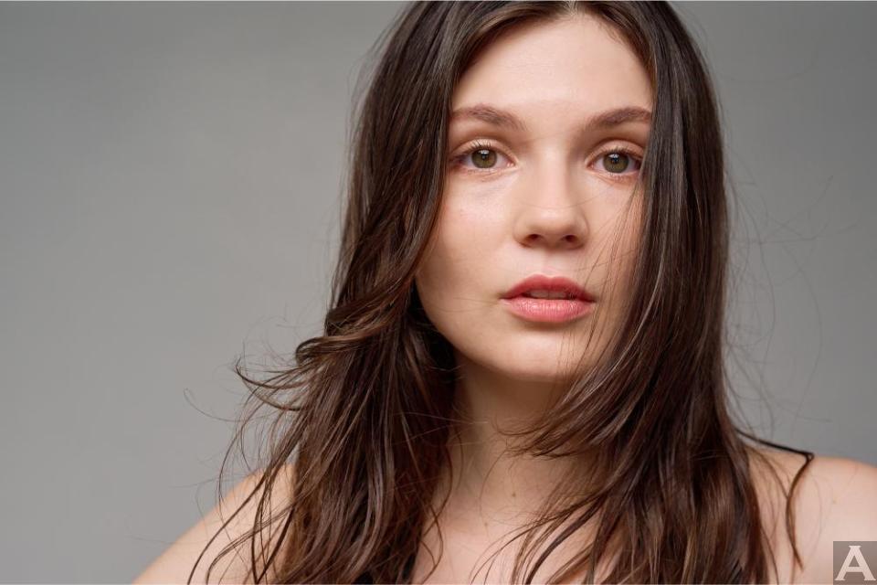 東京外国人モデル事務所アクアモデル所属の白人モデルのダナ