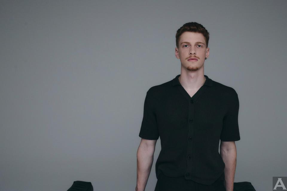 東京外国人モデル事務所アクアモデル所属の白人モデルのモー