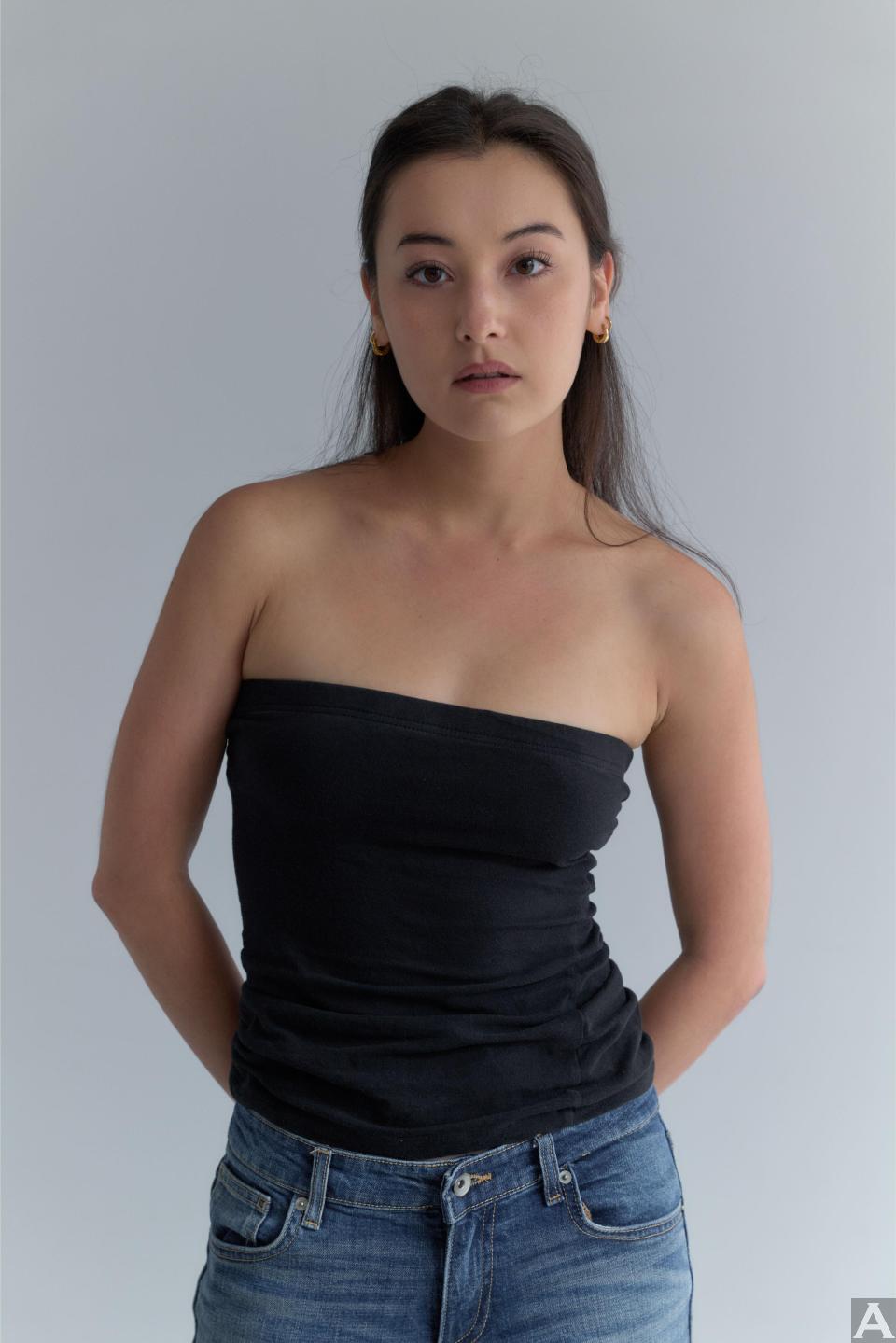 東京外国人モデル事務所アクアモデル所属のハーフモデルのハナ