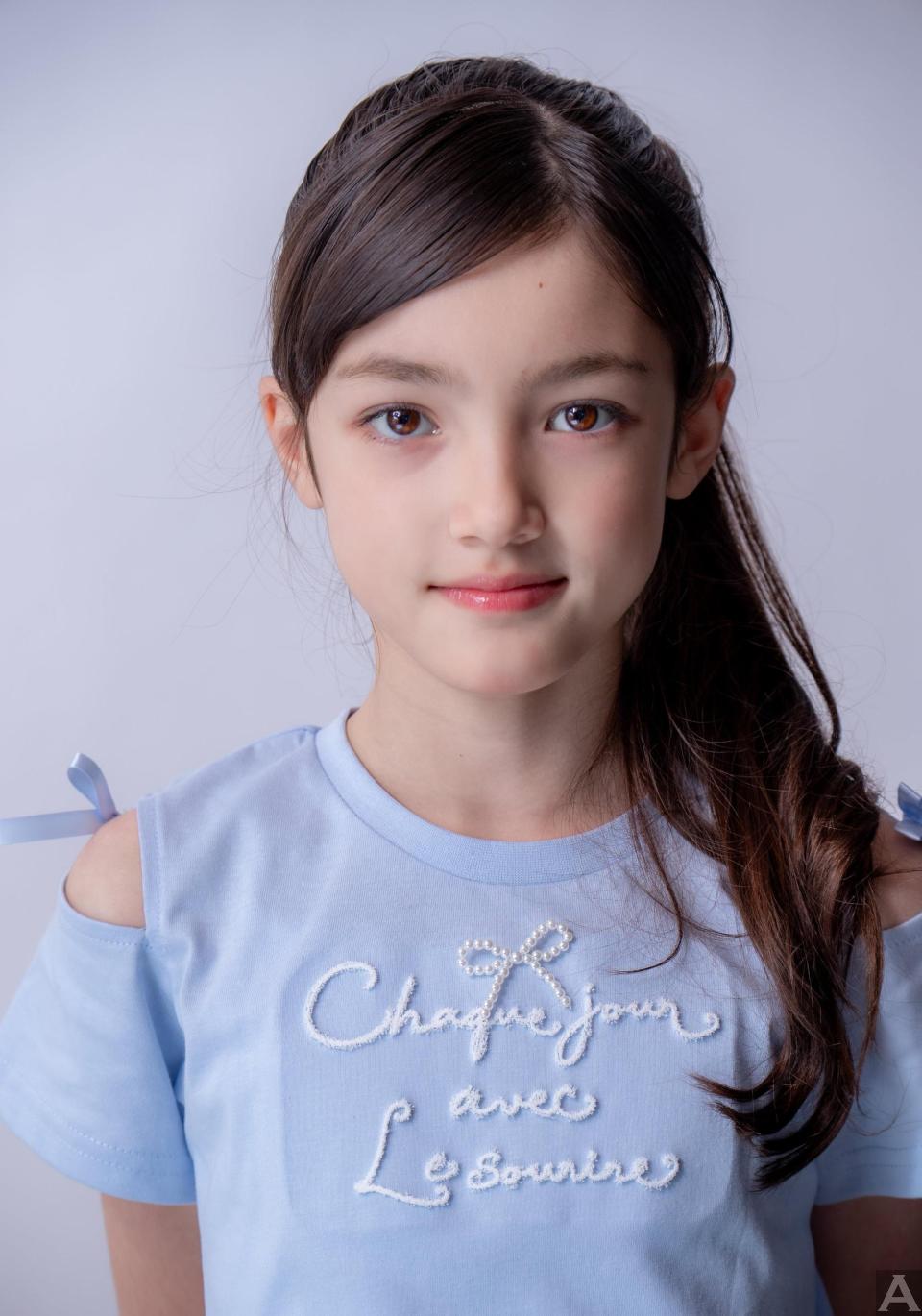 東京外国人モデル事務所アクアモデル所属のキッズモデルのエマ