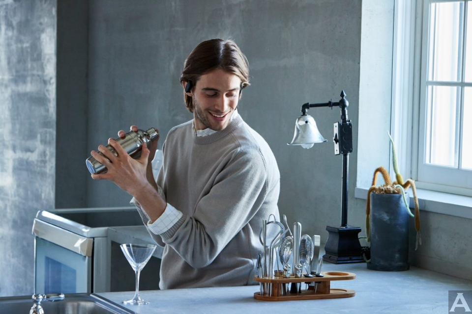 東京外国人モデル事務所アクアモデルの白人モデルニキータ